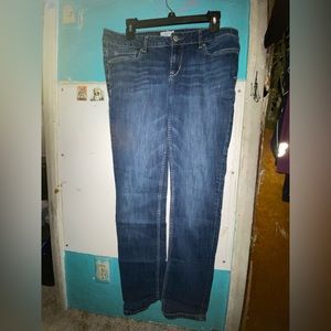 Aeropostale pants are a size 11-12 regular and are designed with a skinny fit.